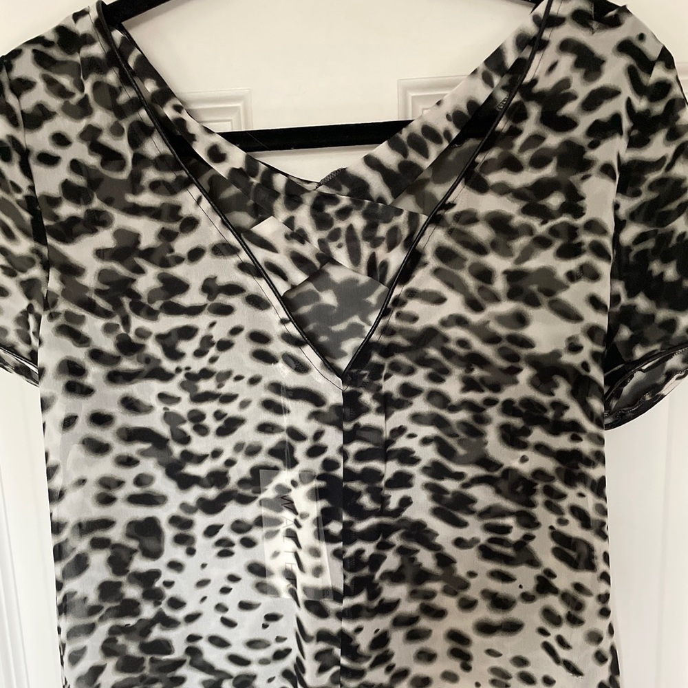 Walter baker silk leopard blouse. New sz 4 $188 tag